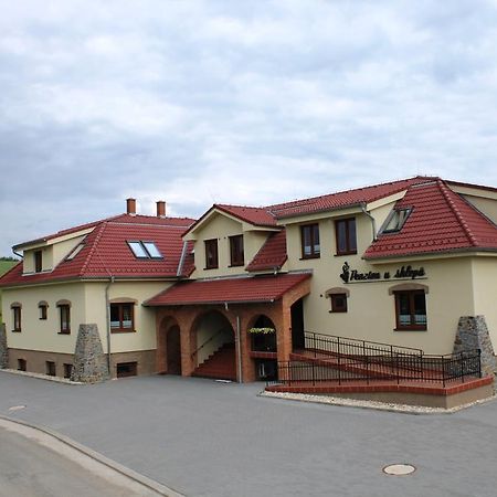 Hotel Penzion U Sklepu Hovorany Exterior foto